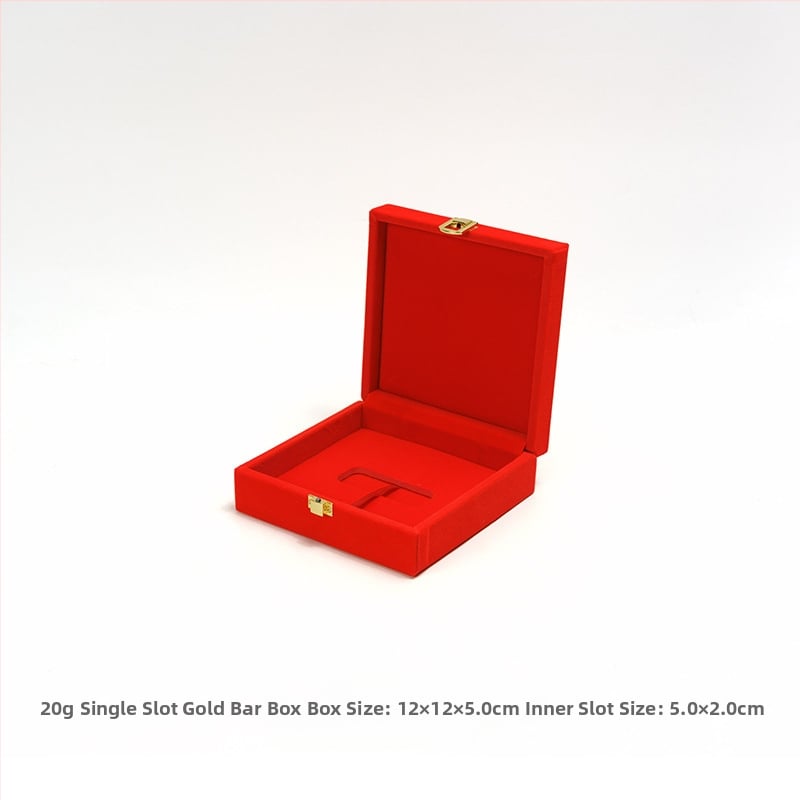 Drvena kutija za nakit s flokiranim unutrašnjim dijelom