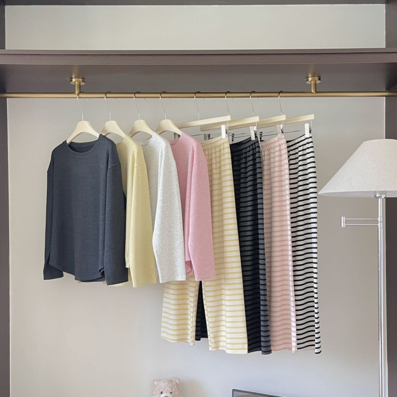 Set domaće odjeće od imitacije kašmira, s dugim rukavima, zaobljenim izrezom, dugim hlačama, srednja gusta tkanina 181-200 g/m2