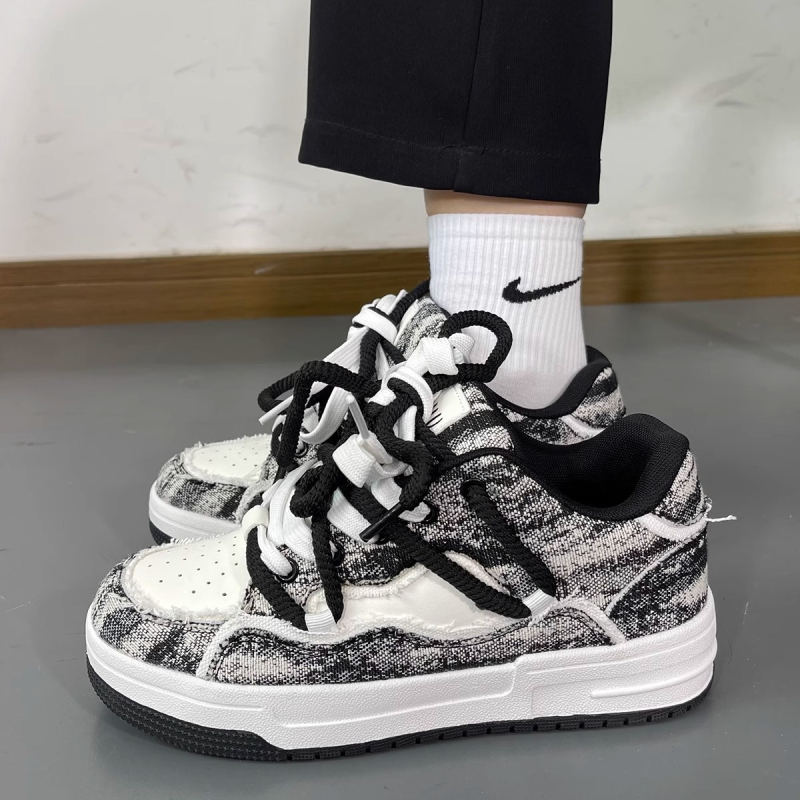 Unisex tenisice od PU gornjeg dijela, niski kroj, vezanje na vezice, debeli potplat, MD potplat