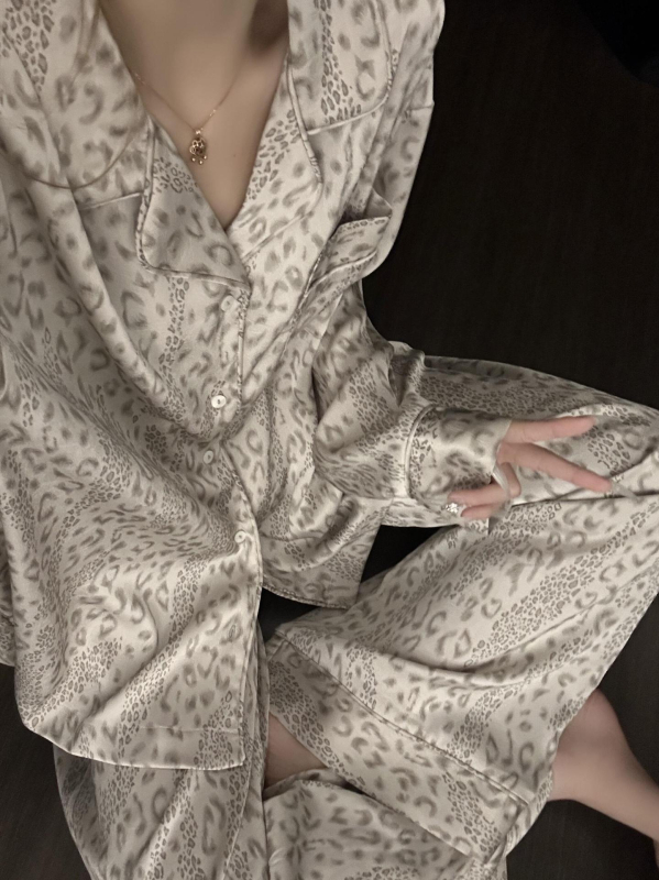 Ženski set kućne odjeće od Ice Silk, dugi rukav, duge hlače, okrugli izrez, brušena površina