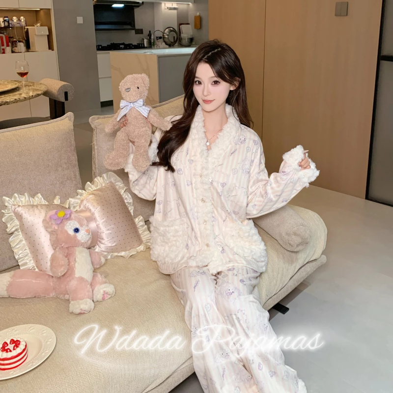 Pidzama set s Island velvetom, debeli materijal, 201-250 g/m², V-izrez, dugi rukavi