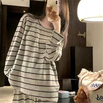 Női Derong velúr pizsama szett, csíkos, laza szabású, kerek nyakú hosszúujjú felső és nadrág, vast anyag, 201–250 g/m²