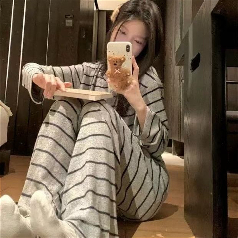 Női Derong velúr pizsama szett, csíkos, laza szabású, kerek nyakú hosszúujjú felső és nadrág, vast anyag, 201–250 g/m²