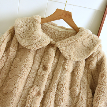 Дамски зимен суит от полиестер, дебелен и топъл, лацеловa яка и дълги ръкави