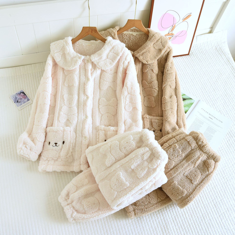 Дамски зимен суит от полиестер, дебелен и топъл, лацеловa яка и дълги ръкави