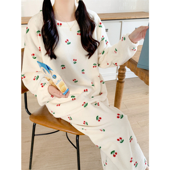 Pidžama set, gusta flanela, minimalisticki odvojeni stil, okrugli vrat, dugi rukav, dugi hlače, zima 2025