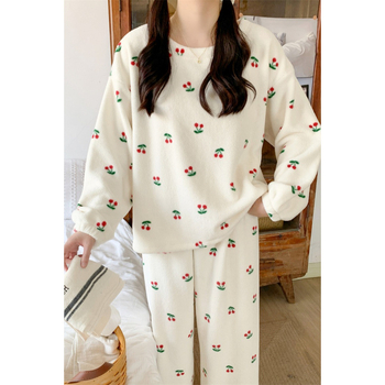 Pidžama set, gusta flanela, minimalisticki odvojeni stil, okrugli vrat, dugi rukav, dugi hlače, zima 2025