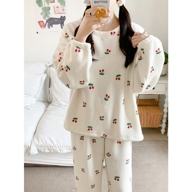 Pidžama set, gusta flanela, minimalisticki odvojeni stil, okrugli vrat, dugi rukav, dugi hlače, zima 2025