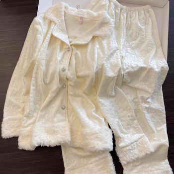 Női island velvet pizsamaszett kardigán-stílusban, kétoldalas velúr, leopard mintázat, vastagság 251–300 g/m²