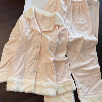 Női island velvet pizsamaszett kardigán-stílusban, kétoldalas velúr, leopard mintázat, vastagság 251–300 g/m²