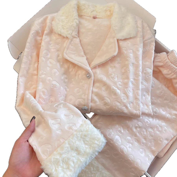 Női island velvet pizsamaszett kardigán-stílusban, kétoldalas velúr, leopard mintázat, vastagság 251–300 g/m²