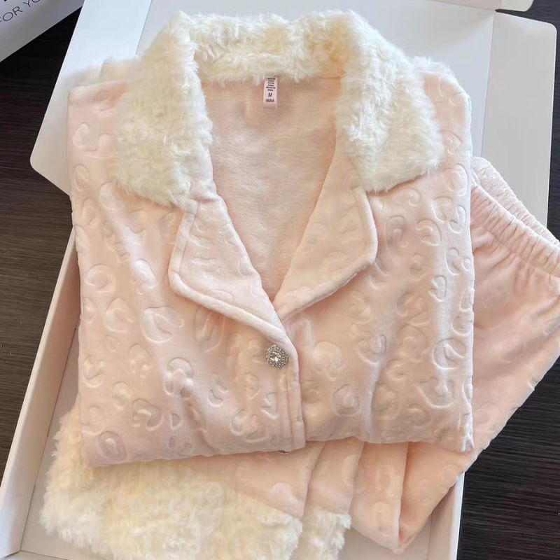 Női island velvet pizsamaszett kardigán-stílusban, kétoldalas velúr, leopard mintázat, vastagság 251–300 g/m²