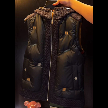 Vesta masculină cu puf, glugă, de înaltă calitate europeană, umplutură 70–90 g, 85–90% puf de rață, țesătură din polipropilenă, Iarnă 2025