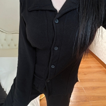 Pidžama od 100% pamuka, dvodijelni set, duge rukave, ovratnik tipa lapel, debeli materijal 181–200 g/m2