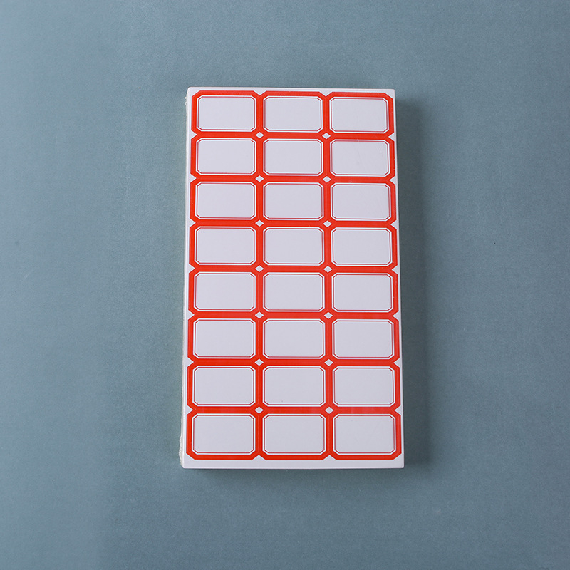 Etichete autocolante pentru preț și nume, dreptunghiulare, cod produs 913, material: hârtie specială autoadezivă, adeziv topit la cald, cu hârtie de susținere.