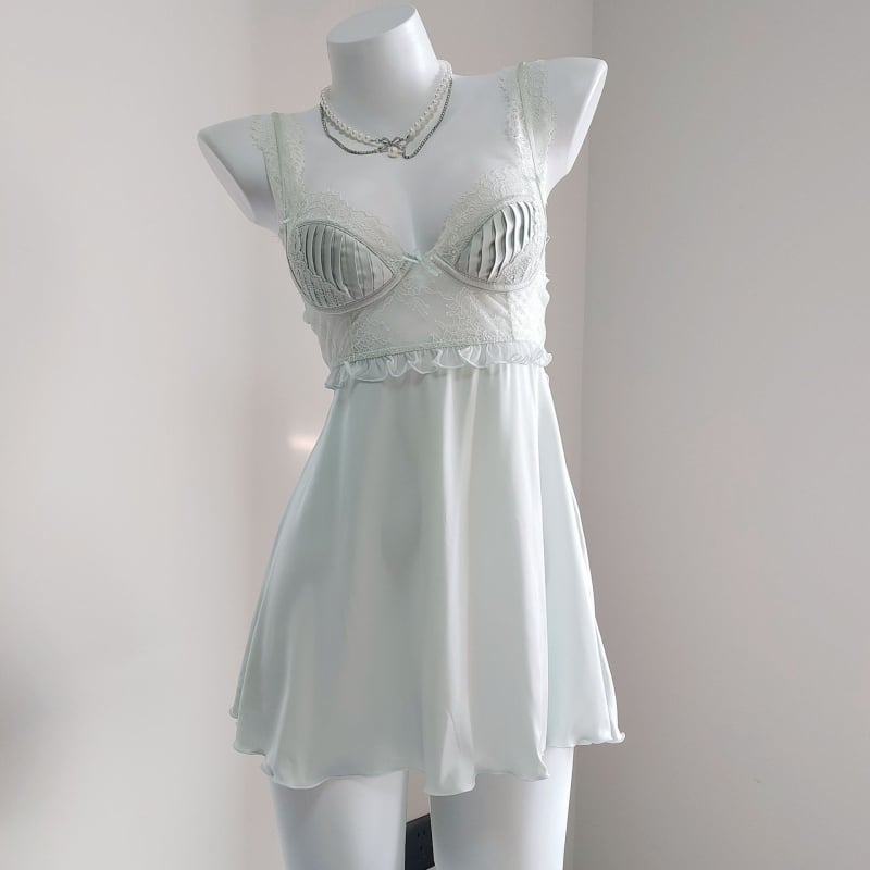 Noćna haljina od ledenog svile bez rukava, s sling trakicama i jastučićem za prsni dio, kratka duljina, tanki najlon materijal