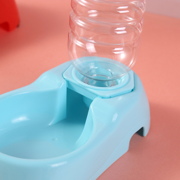 Sticlă de apă pentru animale de companie cu bază și distribuție automată a apei (Material: Plastic; Distribuire automată a apei: Da; Potrivit pentru pisici; Ambalare: 60 buc.)