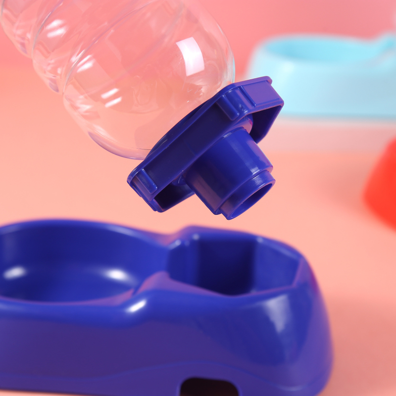 Sticlă de apă pentru animale de companie cu bază și distribuție automată a apei (Material: Plastic; Distribuire automată a apei: Da; Potrivit pentru pisici; Ambalare: 60 buc.)