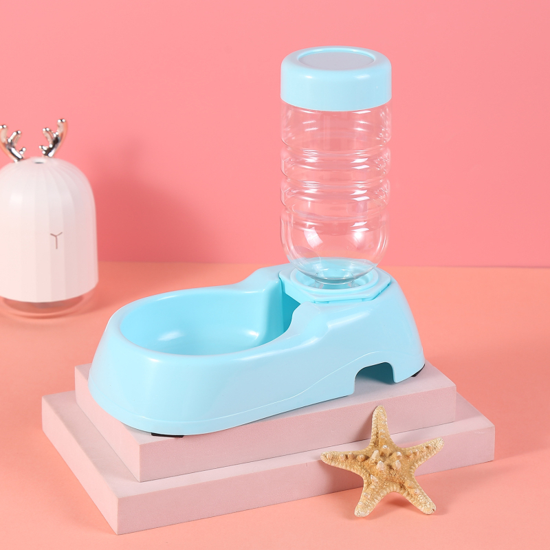 Sticlă de apă pentru animale de companie cu bază și distribuție automată a apei (Material: Plastic; Distribuire automată a apei: Da; Potrivit pentru pisici; Ambalare: 60 buc.)