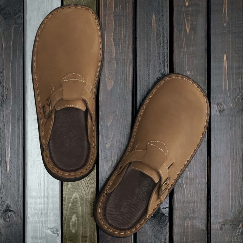 Muške sandale u stilu Birkenstock s zatvorenim prstom i debelim potplatom; gornji dio PU, EVA potplat, uzorak Nappa, proljeće 2025