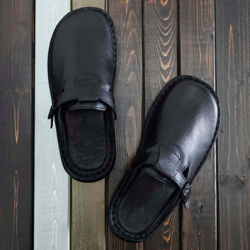 Muške sandale u stilu Birkenstock s zatvorenim prstom i debelim potplatom; gornji dio PU, EVA potplat, uzorak Nappa, proljeće 2025