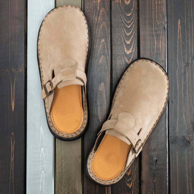Muške sandale u stilu Birkenstock s zatvorenim prstom i debelim potplatom; gornji dio PU, EVA potplat, uzorak Nappa, proljeće 2025