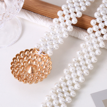 Pojasni lanac s perlama – metalna konstrukcija, svestran stil, duljina 60–80 cm, širina 3,5 cm