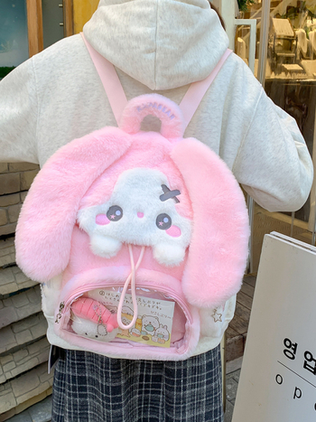 Plüss hátizsák karikatúra-stílusú, cipzáros nyitás, belső cipzáras zseb, poliészter bélés