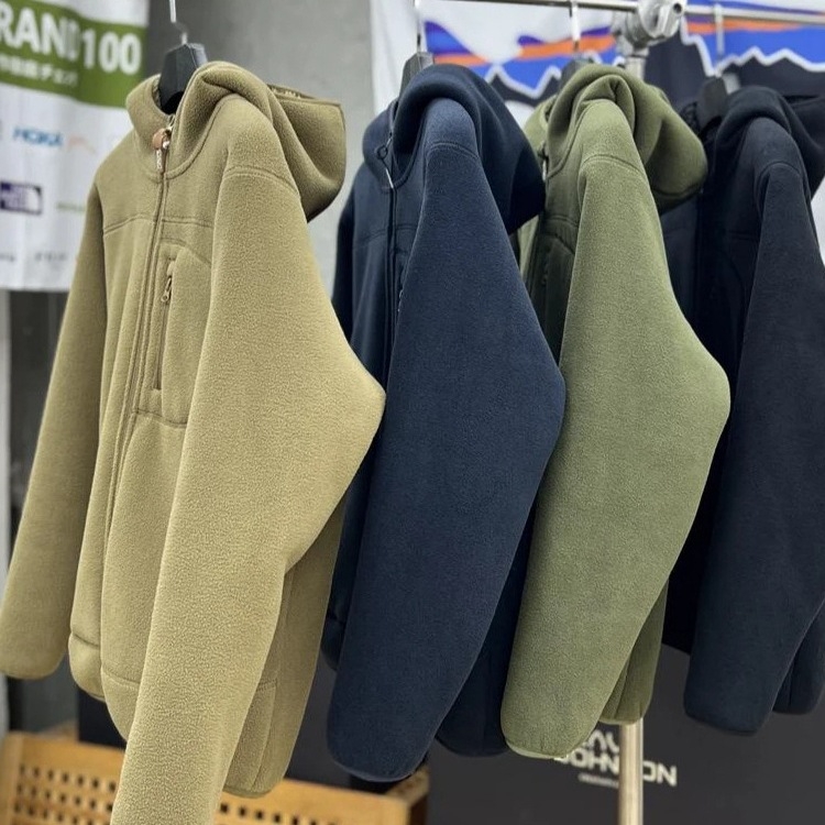 Kapuljačasta dvostruka polar fleece jakna — 900 g težine, topla, prilagođen kroj