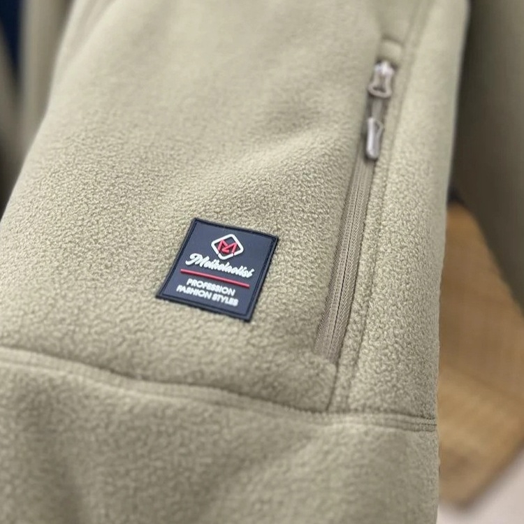 Kapuljačasta dvostruka polar fleece jakna — 900 g težine, topla, prilagođen kroj
