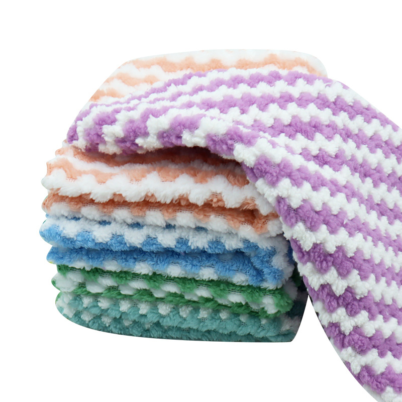 Dječji ručnik Coral Fleece, 25 g, 10 vlakana, jednostruka pređa, rub kukom, apsorpcija 0–5 s