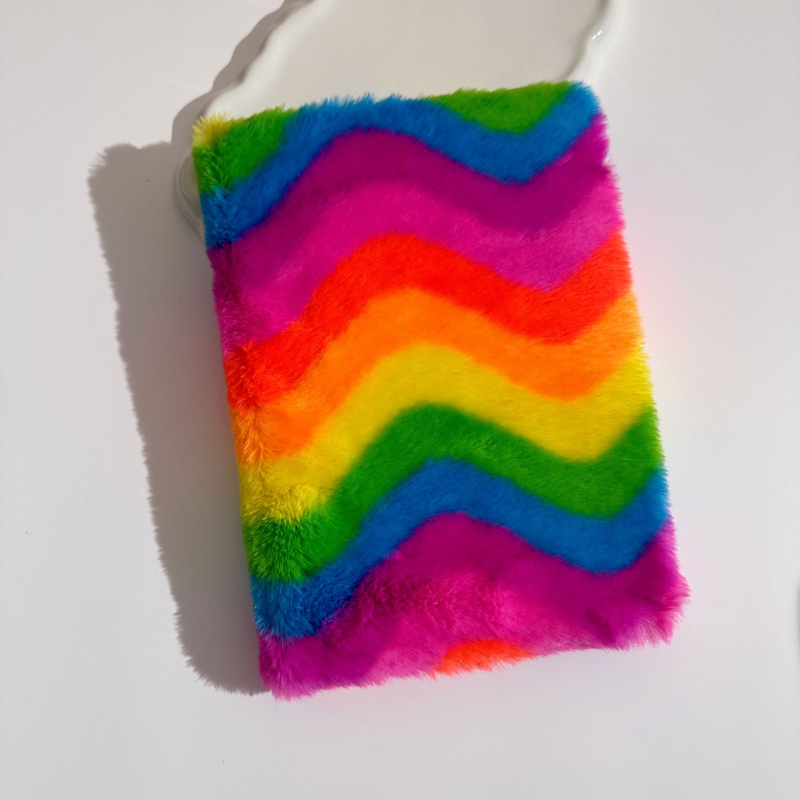 Bilježnica s plišanim omotom, papir od drvne celuloze 70 g/m², 100–200 stranica, stil kreativni trendovi
