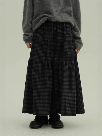 Kockasta cake suknja, srednja duljina, polusilueta, elegantan gradski stil, kolaž/rezanje