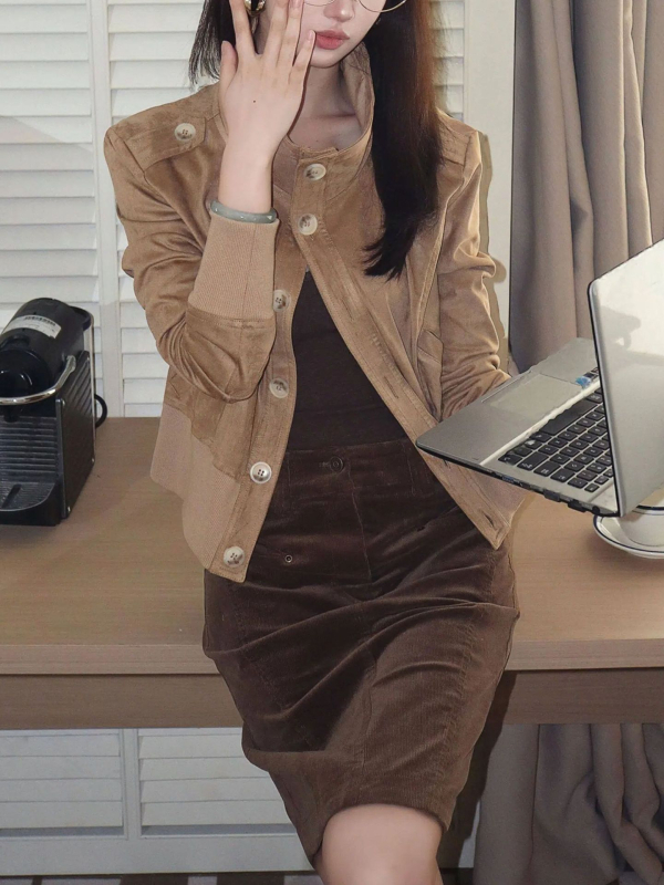 Suknja midi koja pristaje bokovima, srednji obim struka, uzorak usklađivanja boja, tkanina: spandeks i pamuk