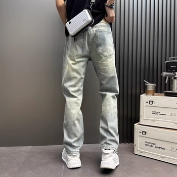 Traperice uskog kroja, srednji porast, pamuk-denim, mikroelastičnost, zatvaranje na gumbe, svakodnevno nošenje