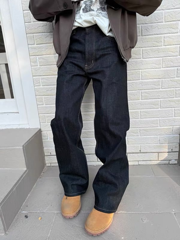 Muške traperice ravnog kroja, srednji struk, zip zatvarač, denim 80% pamuka, prani efekt