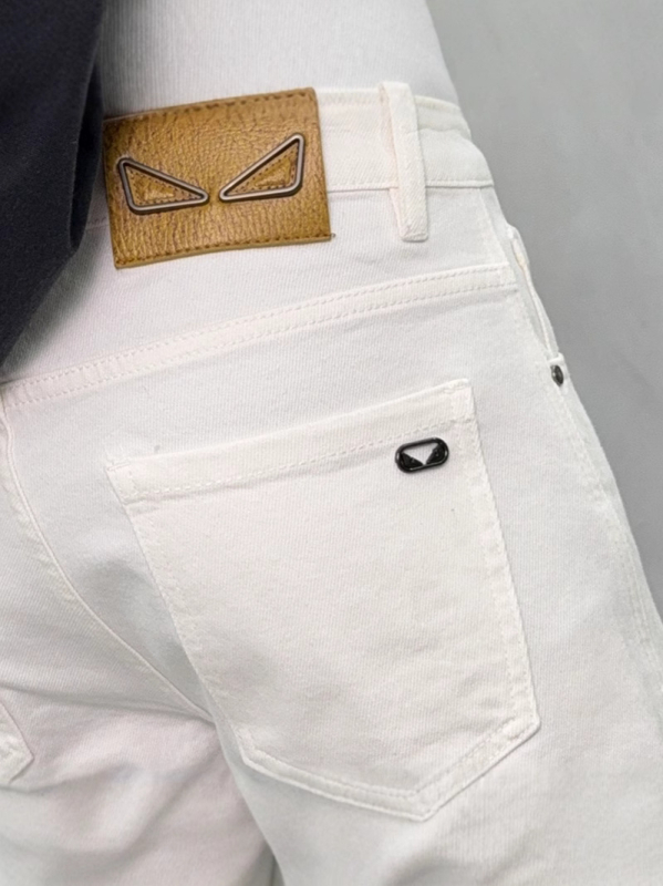 Muške slobodnog kroja traperice, srednji pojas, pamuk-denim, zip zatvarač, pranje