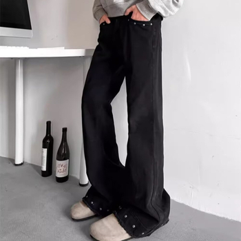 Traperice od denima s mikro-razvlačenim krojem nogavica, isprani završetak, srednji pojas, zip zatvarač, višestruki džepovi