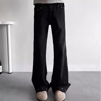 Traperice od denima s mikro-razvlačenim krojem nogavica, isprani završetak, srednji pojas, zip zatvarač, višestruki džepovi