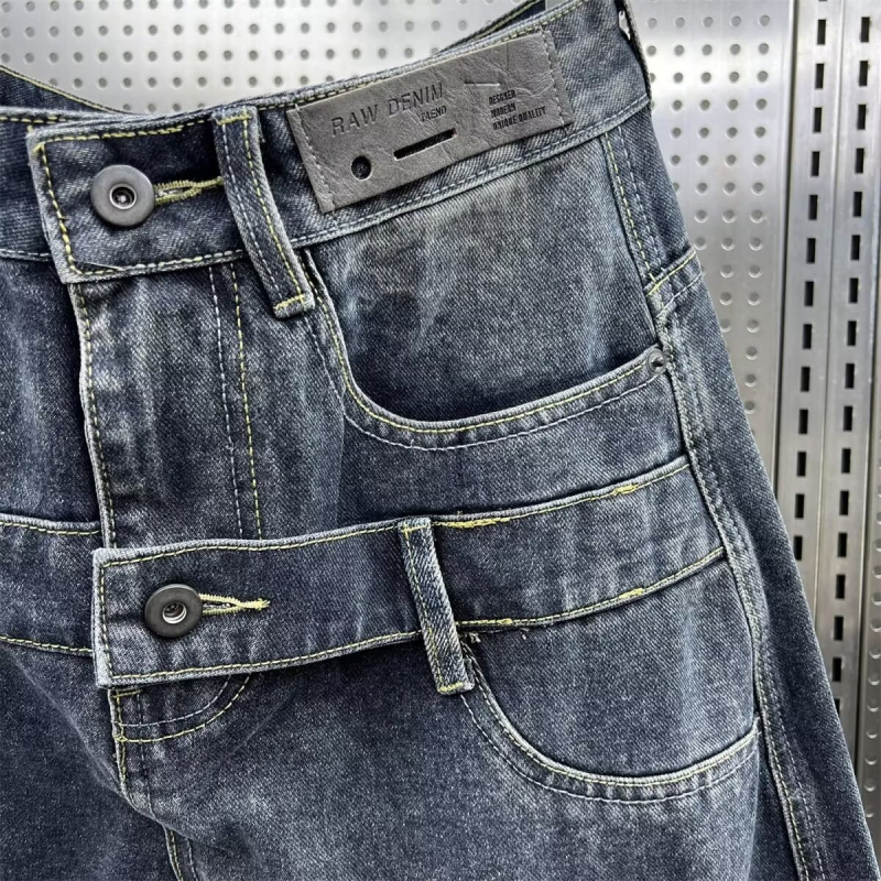 Muške traperice u američkom stilu s izblijedjelim vintage efektom, ravni kroj, visoki struk, zip, gusta tkanina, ručna obrada