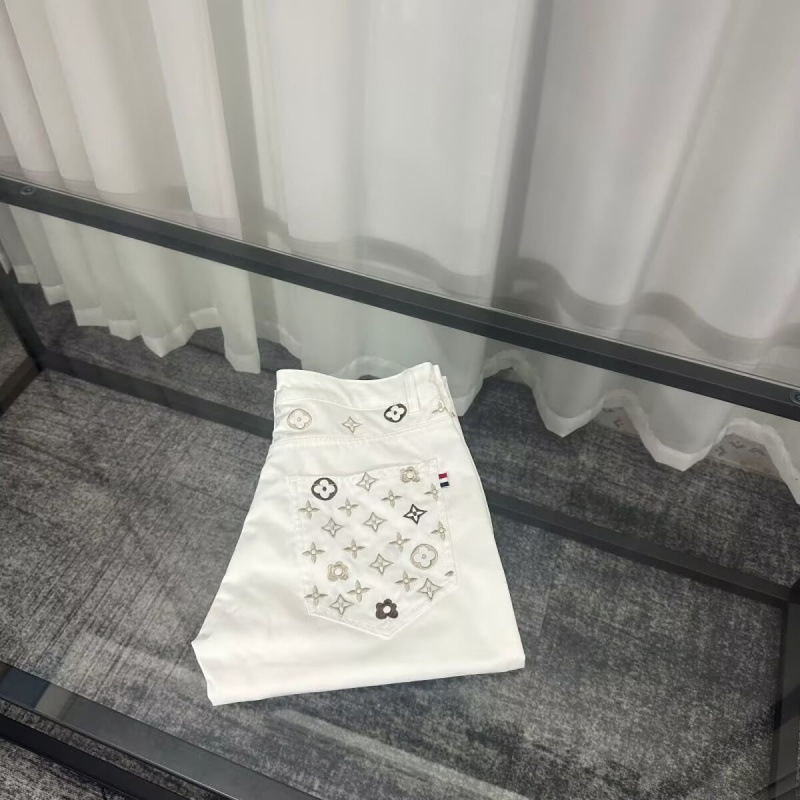 Traperice ravnog kroja za mlade, srednja struka, mikro-elastičnost, mješavina poliestera, tethered placket zatvaranje