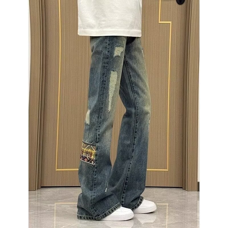 Muške traperice od denima s etničkim patchworkom, ravne nogavice, srednji pojas, zatvarač na gumbe, 60% pamuk