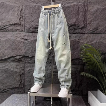 Muške traperice korejskog stila, ravne nogavice, ležernog kroja, vintage izgrebane s patch detaljima, 60% pamuk, mikroelastičnost, srednji struk, kopčanje s vezicom, za sve sezone