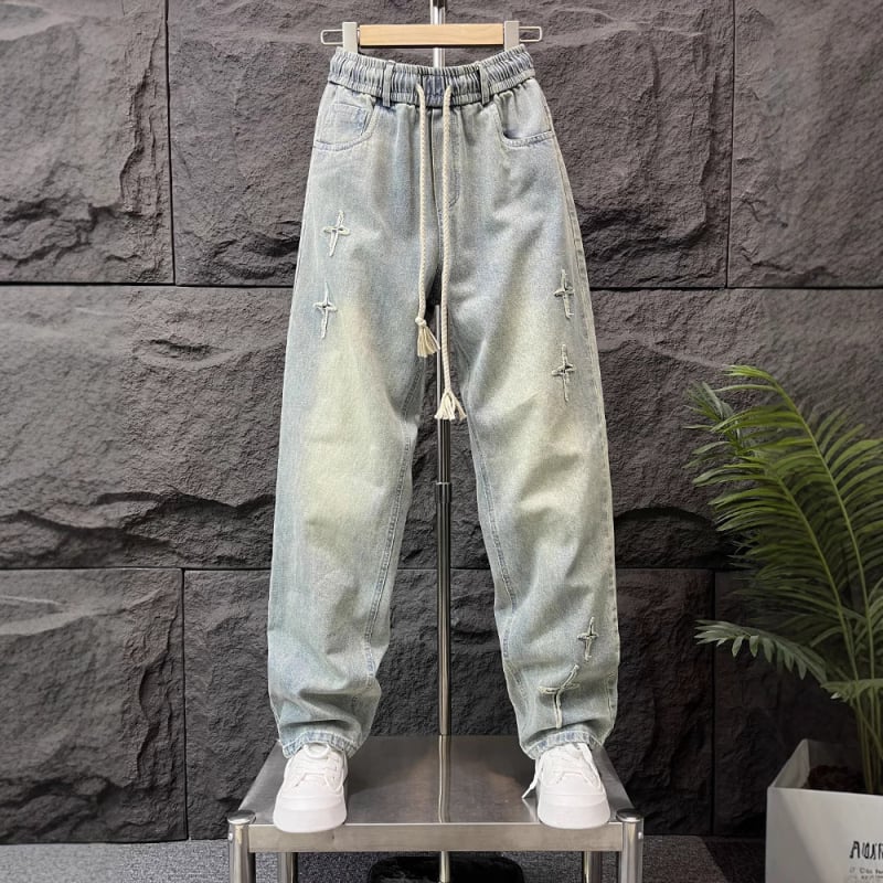 Muške traperice korejskog stila, ravne nogavice, ležernog kroja, vintage izgrebane s patch detaljima, 60% pamuk, mikroelastičnost, srednji struk, kopčanje s vezicom, za sve sezone