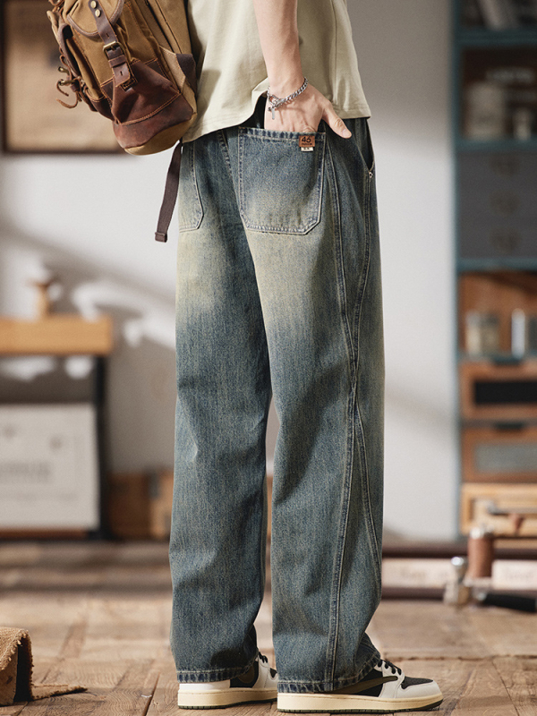 Jeansi bărbătești cu croială dreaptă, lejeră, talie medie, închidere cu fermoar, spălați cu detalii retro