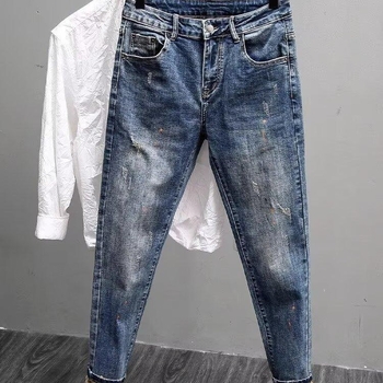Muške traperice slim-fit, suženi kroj, oprani denim, srednji pojas, kopčanje na gumbe