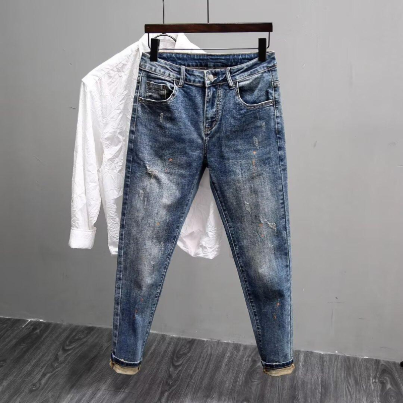 Muške traperice slim-fit, suženi kroj, oprani denim, srednji pojas, kopčanje na gumbe