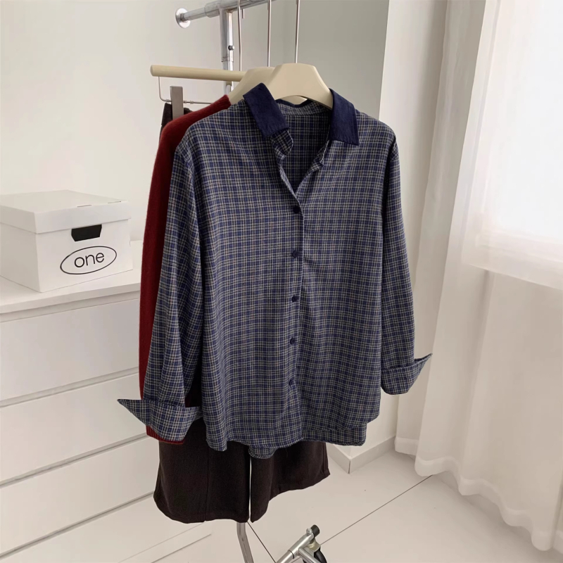 Риза Corduroy с Plaid модел, Turn-down яка, дълги ръкави
