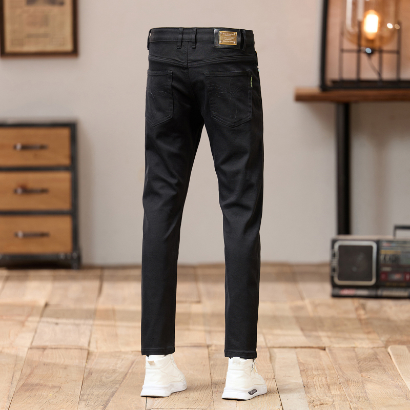 Muške traperice — gradski stil, uski kroj (tapered slim fit), srednji struk, zatvarač, pamuk denim, Jesen 2025