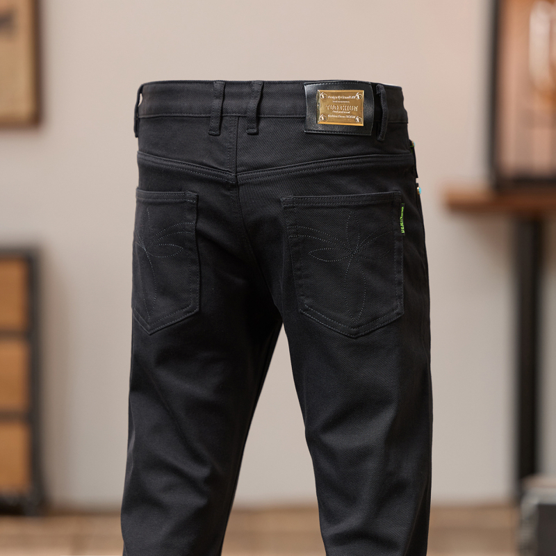 Muške traperice — gradski stil, uski kroj (tapered slim fit), srednji struk, zatvarač, pamuk denim, Jesen 2025